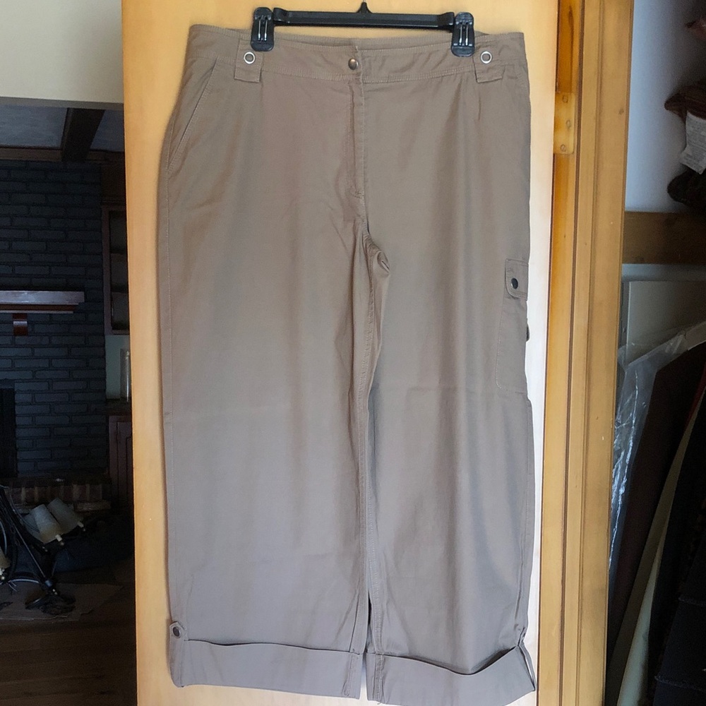 Chico’s Light Brown Casual Cargo Pants size 3 (XL)